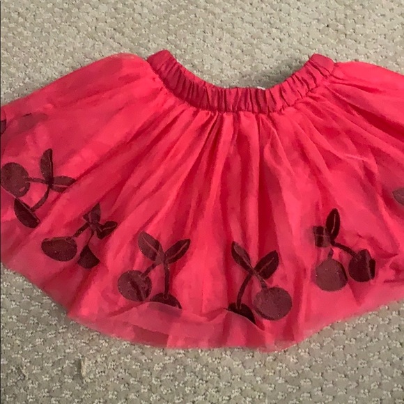 Fun skirts - Picture 1 of 3